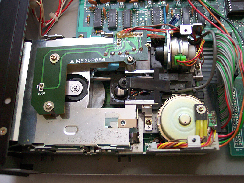 SF-7000-floppy-drive-1.jpg SF-7000-floppy-drive-1.jpg