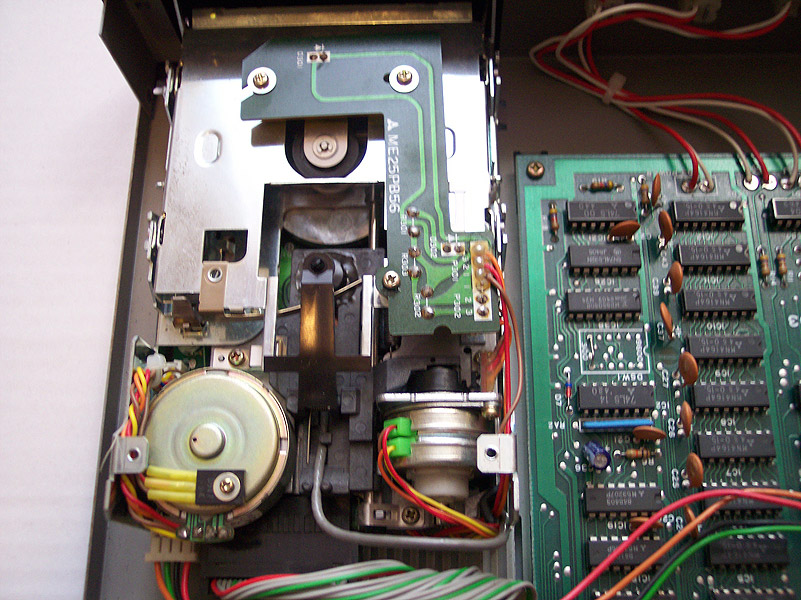 SF-7000-floppy-drive-3.jpg SF-7000-floppy-drive-3.jpg