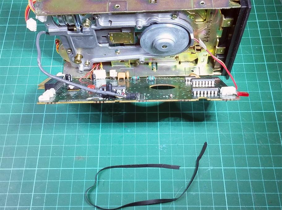 SF-7000-floppy-drive-4.jpg SF-7000-floppy-drive-4.jpg
