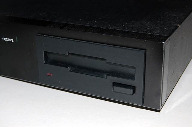 sega-sf-7000-floppy-drive.jpg sega-sf-7000-floppy-drive.jpg